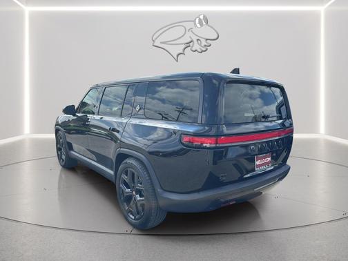 2025 Rivian R1S Adventure Dual Motor Standard Pack