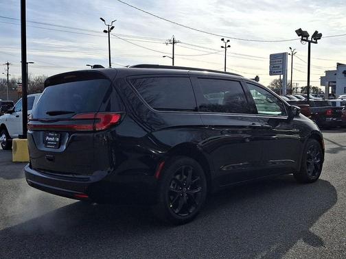 2026 Chrysler Pacifica Limited