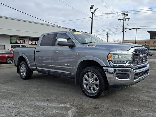 2020 RAM 2500 Limited Crew Cab 4x4 6'4' Box
