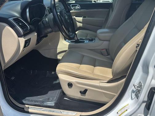 Bright White Clearcoat 2021 Jeep Grand Cherokee Limited