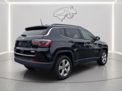 Diamond Black Crystal Pearlcoat 2018 Jeep Compass Latitude