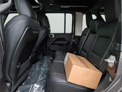 Granite Crystal Metallic Clearcoat 2026 Jeep Wrangler Rubicon