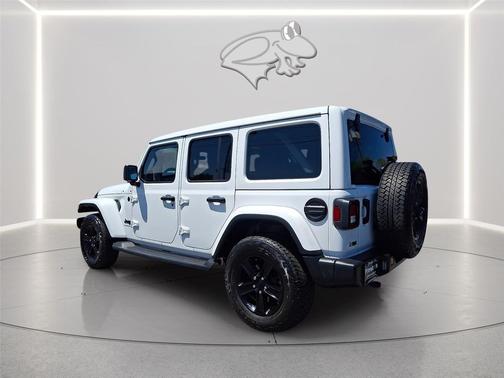 Bright White Clearcoat 2023 Jeep Wrangler 4-Door Sahara Altitude 4x4