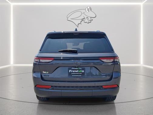 Baltic Gray Metallic Clearcoat 2023 Jeep Grand Cherokee Limited