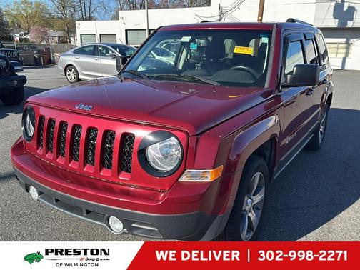 Granite Crystal Metallic Clearcoat 2017 Jeep Patriot High Altitude