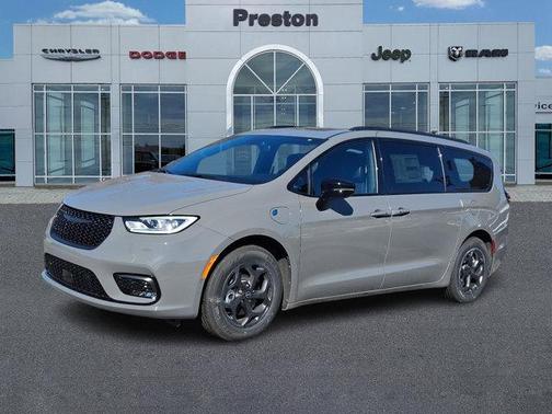 2025 Chrysler Pacifica Hybrid Premium S Appearance Pkg