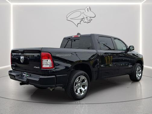 Diamond Black Crystal Pearlcoat 2022 RAM 1500 Big Horn/Lone Star
