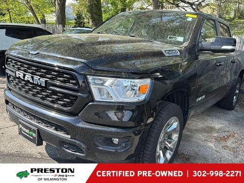 Diamond Black Crystal Pearlcoat 2022 RAM 1500 Big Horn/Lone Star