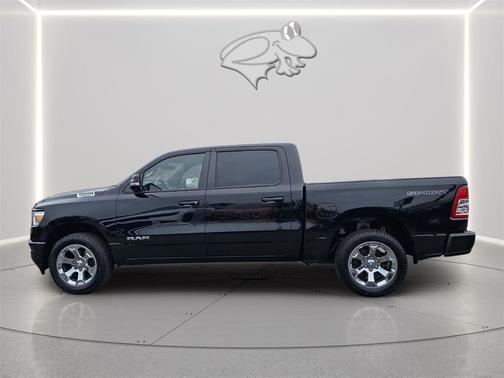 Diamond Black Crystal Pearlcoat 2022 RAM 1500 Big Horn/Lone Star