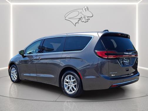 Granite Crystal Metallic Clearcoat 2023 Chrysler Pacifica Touring L
