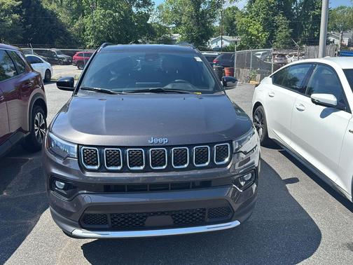 Granite Crystal Metallic Clearcoat 2023 Jeep Compass Limited