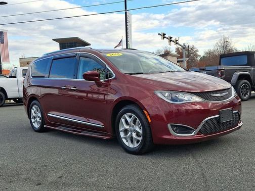 2018 Chrysler Pacifica Touring-L Plus