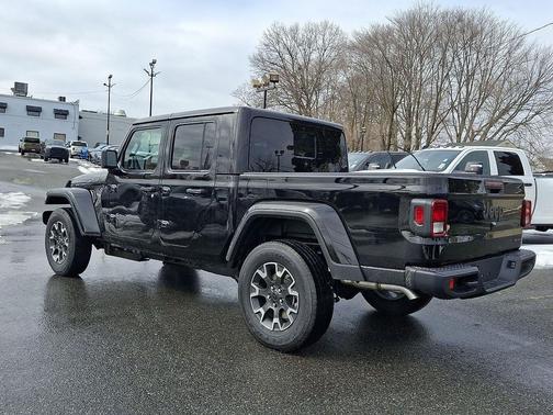 2026 Jeep Gladiator Sahara 4x4