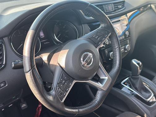 2017 Nissan Rogue Sport SV