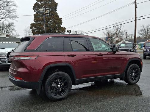 2026 Jeep Grand Cherokee Altitude