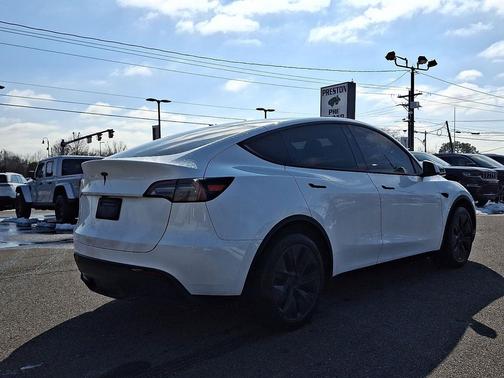 2024 Tesla Model Y 