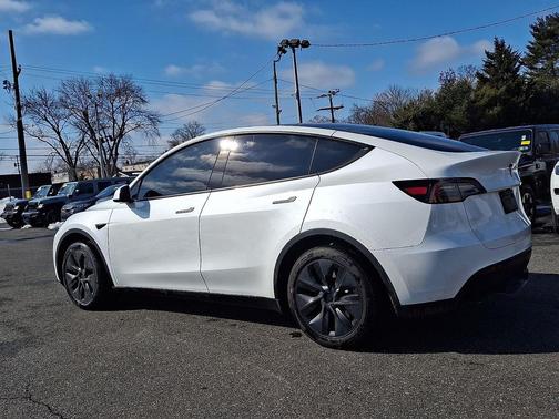 2024 Tesla Model Y 