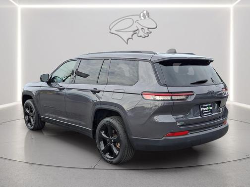 Baltic Gray Metallic Clearcoat 2023 Jeep Grand Cherokee L Altitude