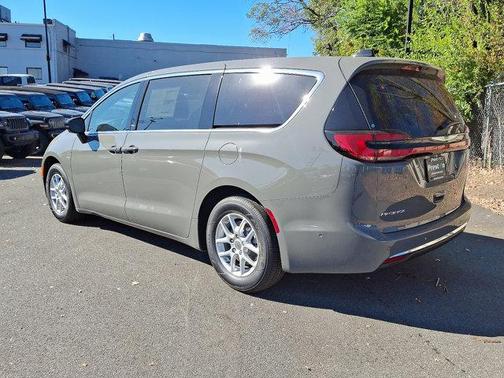 2025 Chrysler Pacifica L