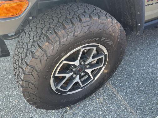 41 2025 Jeep Wrangler Rubicon