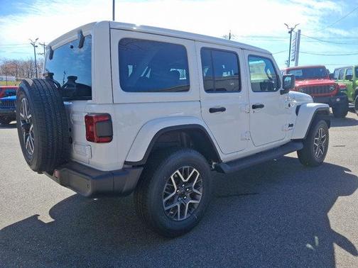 2025 Jeep Wrangler 4-Door Sahara 4x4