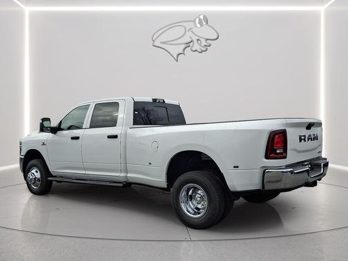 2026 RAM 3500 Tradesman Crew Cab 4x4 8' Box