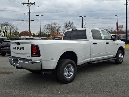 2026 RAM 3500 Tradesman Crew Cab 4x4 8' Box