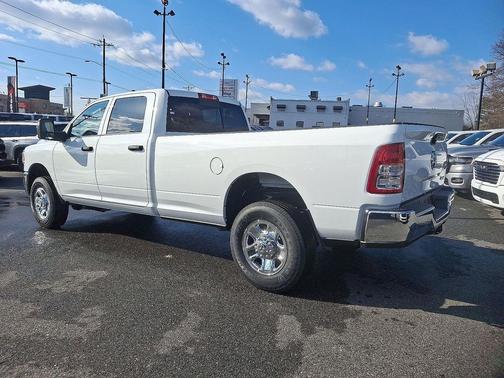 2024 RAM 2500 Tradesman Crew Cab 4x4 8' Box