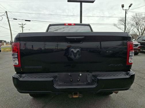 2020 RAM 2500 Big Horn Crew Cab 4X4 6'4' Box