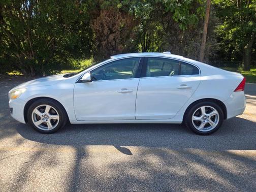 Ice White 2012 Volvo S60 T5