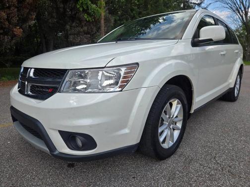 White 2014 Dodge Journey SXT