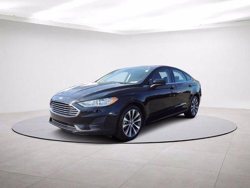 Photo 3 of 29 of 2020 Ford Fusion SE