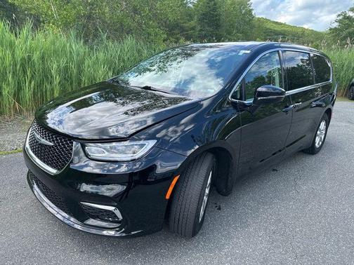 2024 Chrysler Pacifica Touring-L