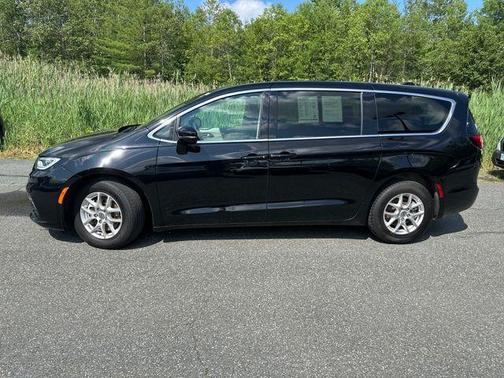 2024 Chrysler Pacifica Touring-L