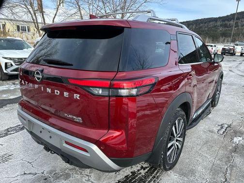 2022 Nissan Pathfinder Platinum