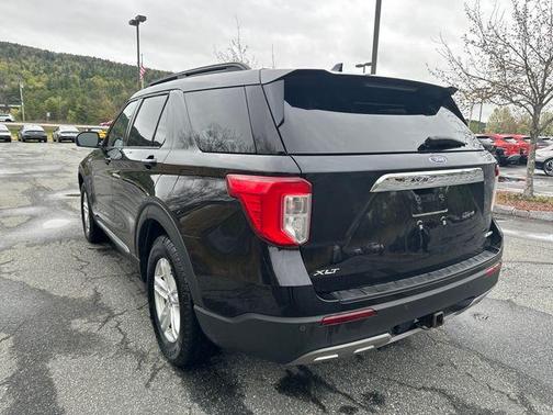 Black Metallic 2022 Ford Explorer XLT