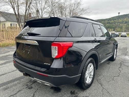 Black Metallic 2022 Ford Explorer XLT