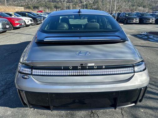 2025 Hyundai IONIQ 6 SEL