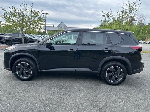 Black 2024 Nissan Rogue SV