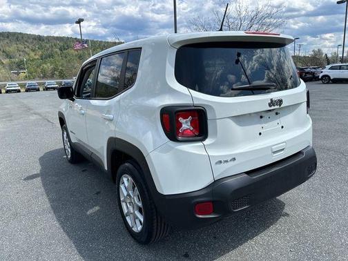 Alpine White Clearcoat 2023 Jeep Renegade Latitude