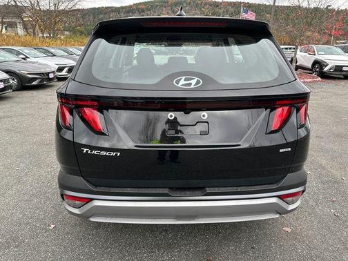 2026 Hyundai TUCSON SE