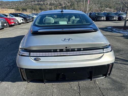 2025 Hyundai IONIQ 6 SEL