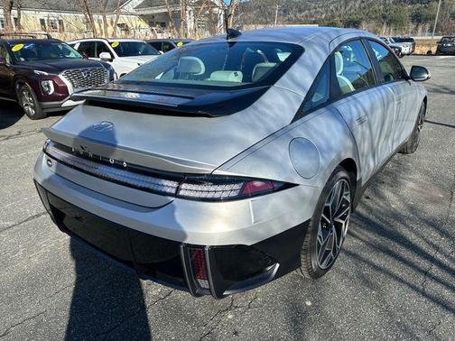 2025 Hyundai IONIQ 6 SEL