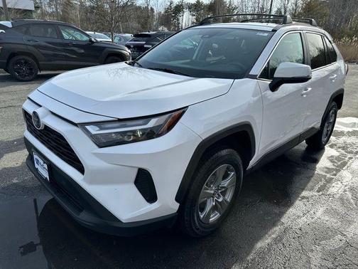 White 2022 Toyota RAV4 Hybrid XLE