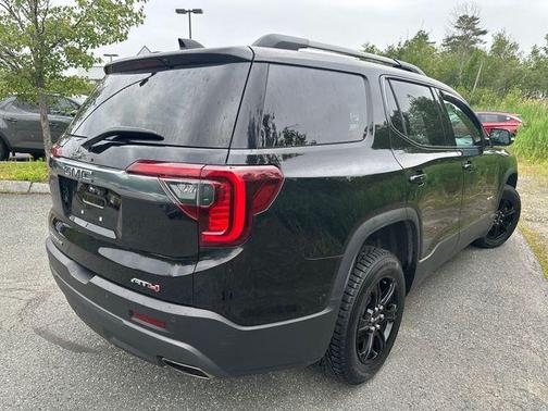 2022 GMC Acadia AT4
