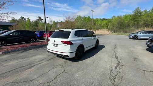 2022 Volkswagen Tiguan 2.0T SE R-Line Black
