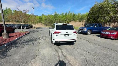 2022 Volkswagen Tiguan 2.0T SE R-Line Black