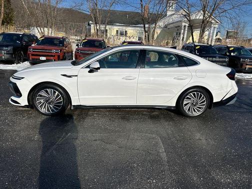 2024 Hyundai SONATA Hybrid Limited