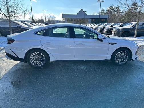 2024 Hyundai SONATA Hybrid Limited
