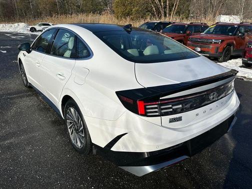 2024 Hyundai SONATA Hybrid Limited